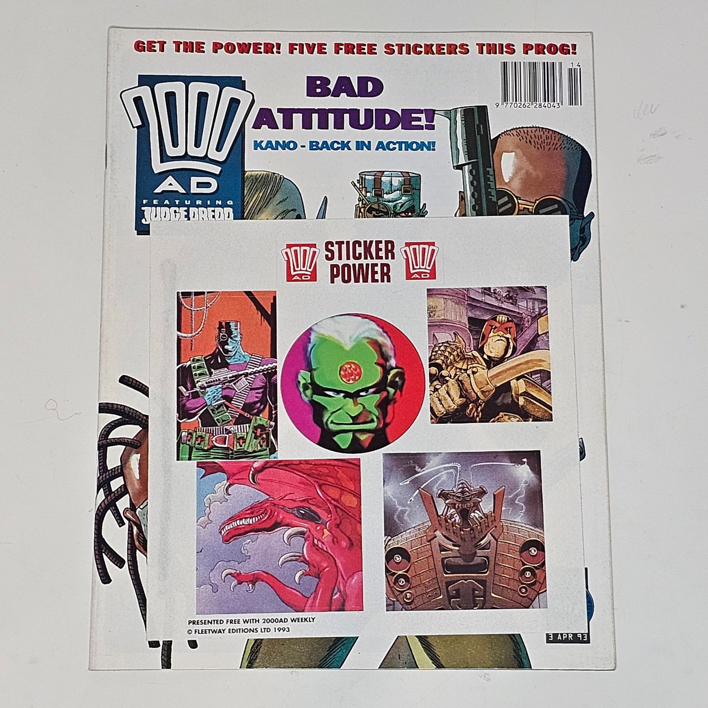 2000 AD Nr 829 1993 #FN# + Klistermärken (Brittisk)